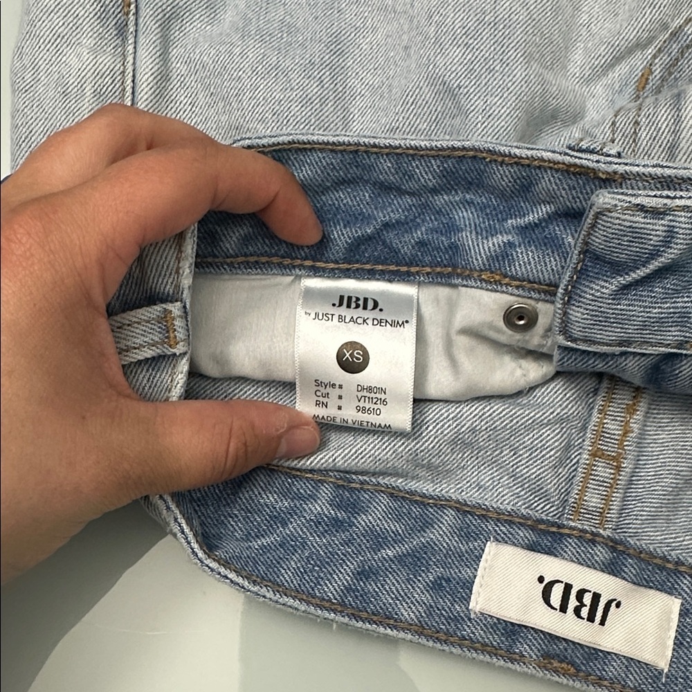JBD Light Wash Denim Shorts - Picture 3 of 7